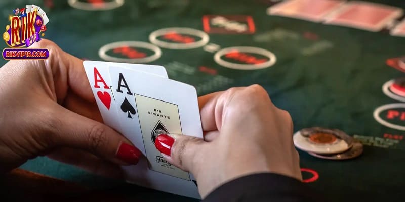 Hướng dẫn cách chơi poker trên dưới đơn giản 