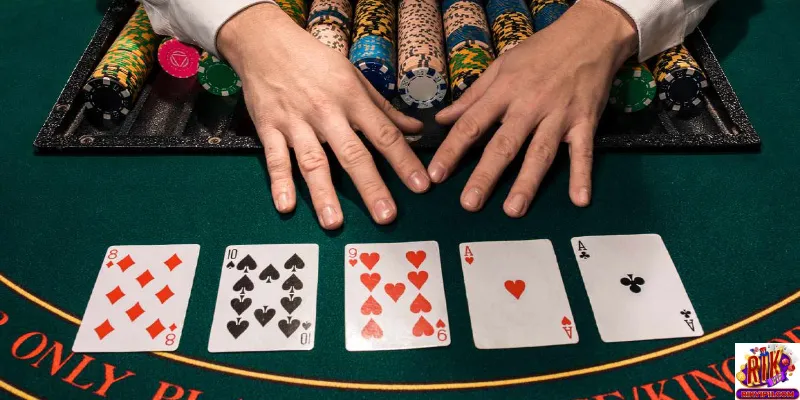 Chơi Poker online tiền that là gì?